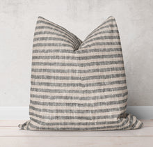 Load image into Gallery viewer, Brittany Linen Pillow Cover in Black
